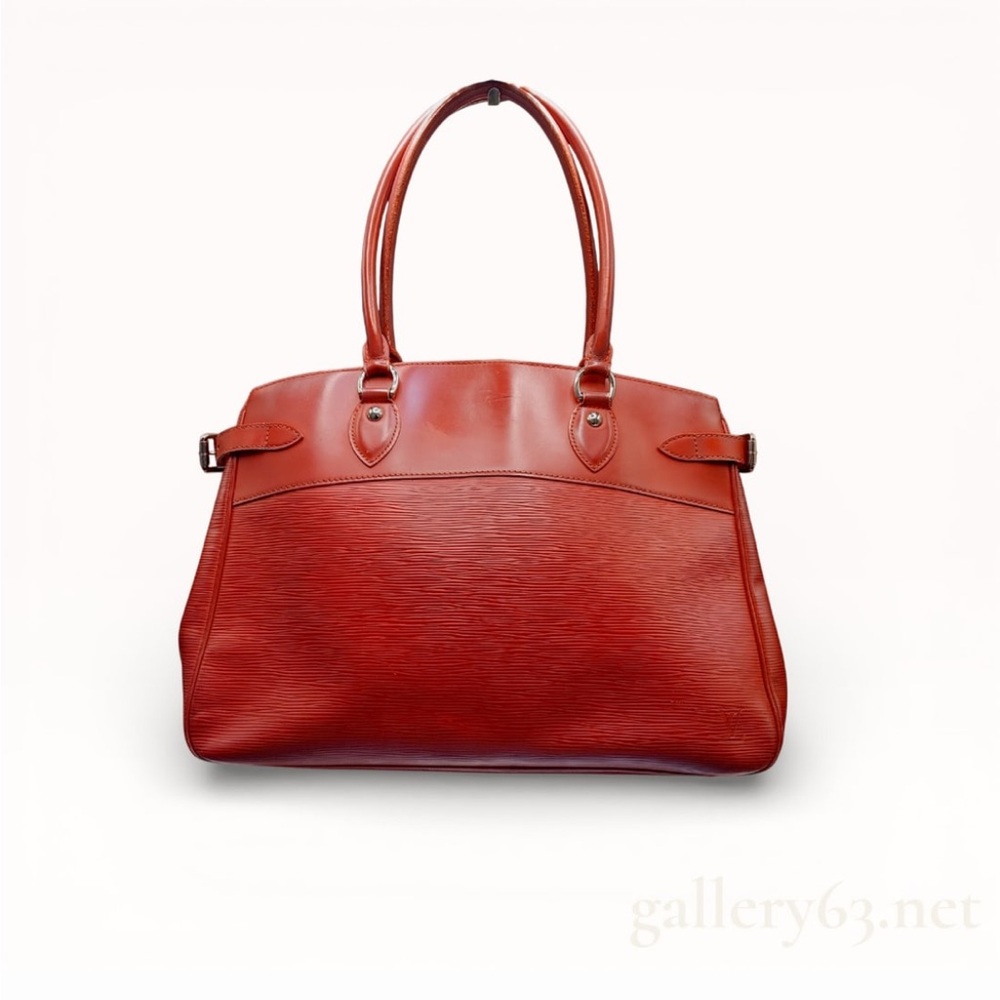 Louis Vuitton Passy GM Tote in Rouge EPI Leather
